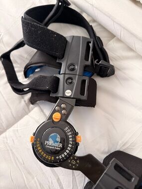 Black Knee Brace Hinge with Angle Adjuster